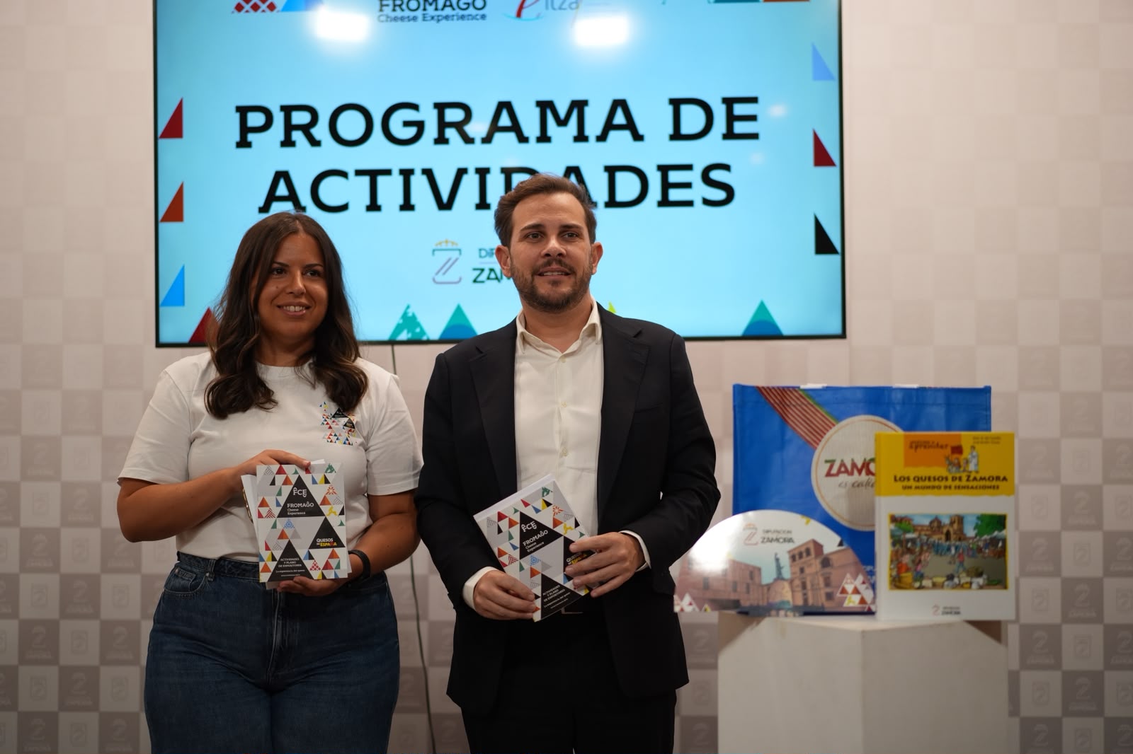 Sara Fregeneda y Víctor López de la Parte en la presentación del programa de FROMAGO 2026 en la Diputación de Zamora