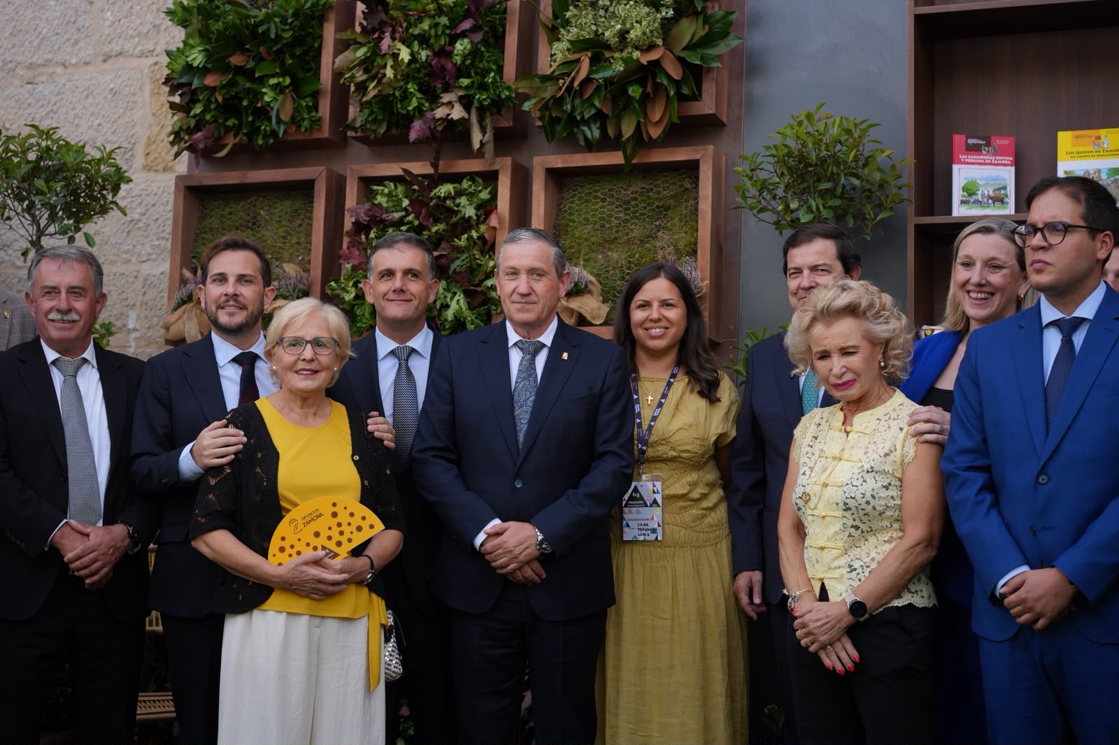 Las autoridades visitan el stand de la Diputación de Zamora en la Plaza de Viriato durante la inauguración de FROMAGO 2026