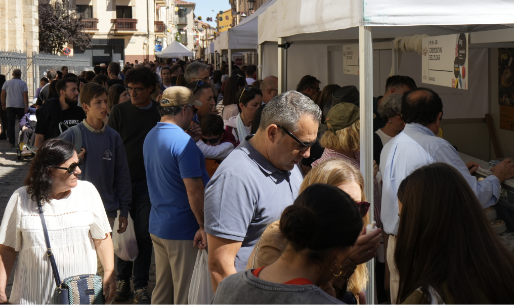 Puestos y público en FROMAGO 2026